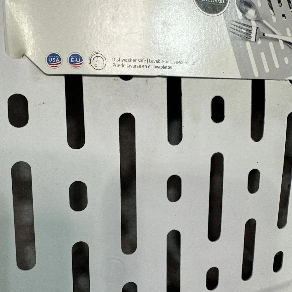 White Rubbermaid Small Sink Mat Rubber Dish Protector 10.7 x 12.7 in NEW htf